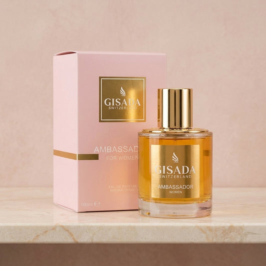 Gisada Ambassador Women junto a su caja rosa