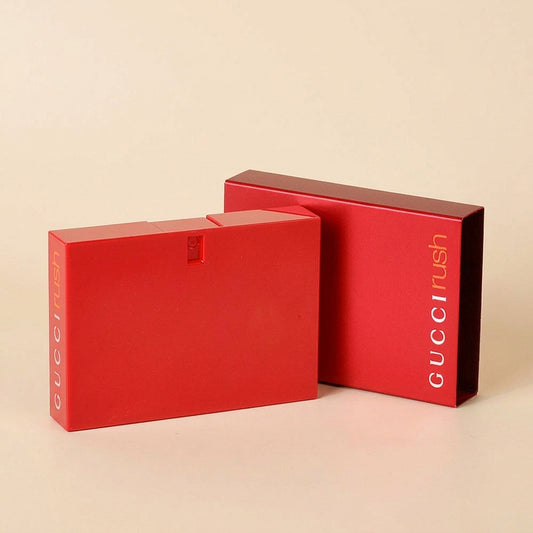 Gucci Rush junto a su caja roja