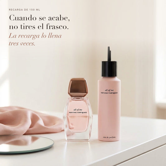 Recarga de All of Me junto al frasco de 50 ml en un tocador blanco