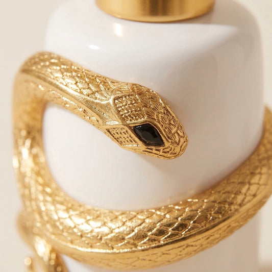 Detalle de la serpiente dorada de Roberto Cavalli Serpentine