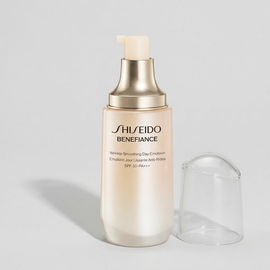Shiseido Benefiance SPF 30 sin el tapón, con su dosificador