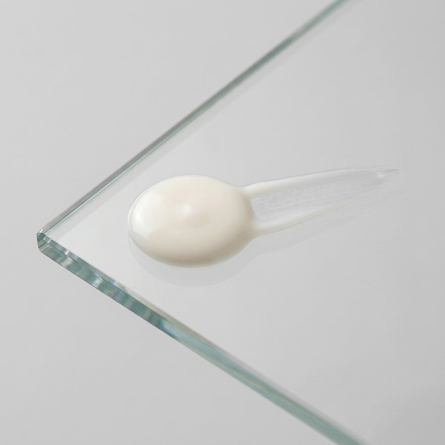 Textura ligera de la emulsión Shiseido Benefiance